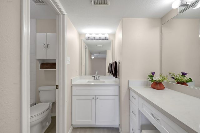 104 Lakeview Terrace D, Conroe, TX 77356