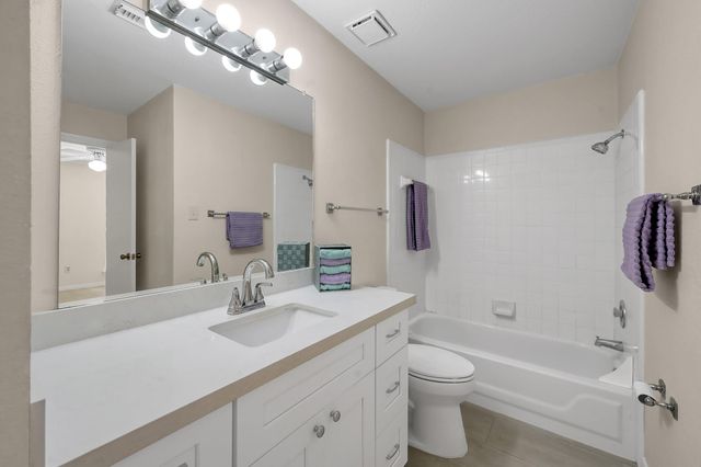 104 Lakeview Terrace D, Conroe, TX 77356