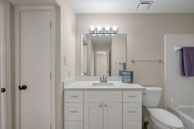 104 Lakeview Terrace D, Conroe, TX 77356