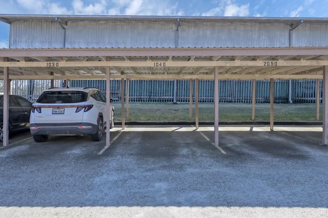 104 Lakeview Terrace D, Conroe, TX 77356