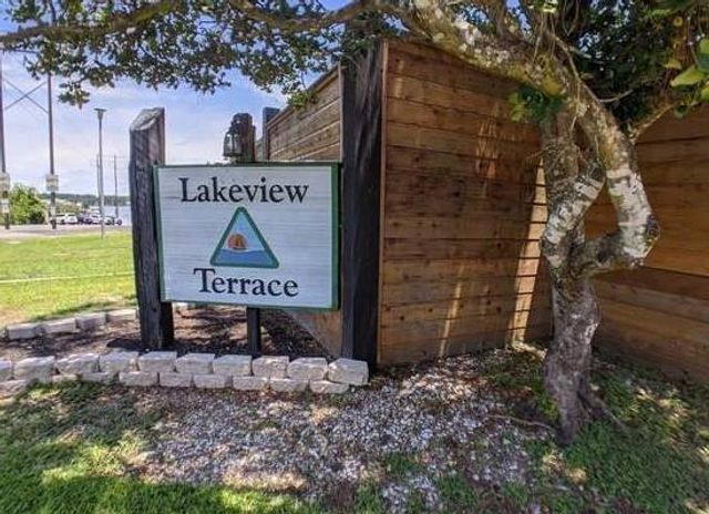104 Lakeview Terrace D, Conroe, TX 77356