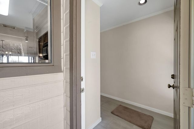 104 Lakeview Terrace D, Conroe, TX 77356