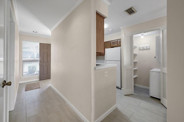 104 Lakeview Terrace D, Conroe, TX 77356