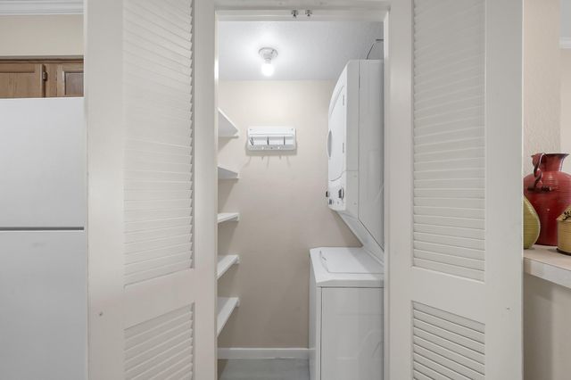 104 Lakeview Terrace D, Conroe, TX 77356