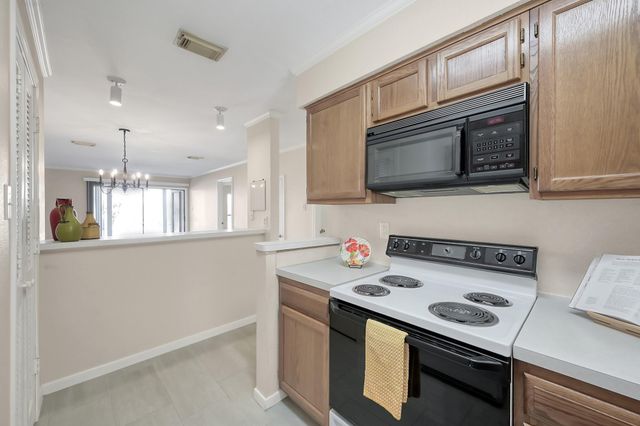 104 Lakeview Terrace D, Conroe, TX 77356