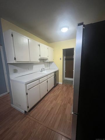 72 Buddington Road APT 8, Groton, CT 06340