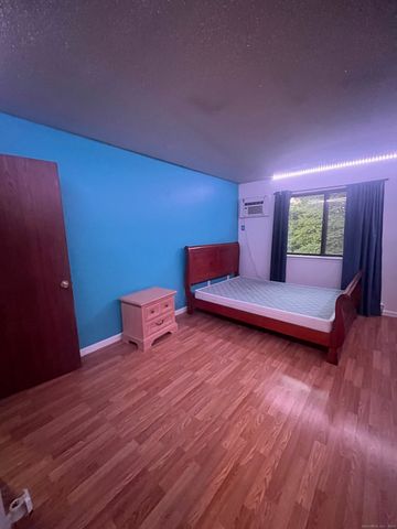 72 Buddington Road APT 8, Groton, CT 06340