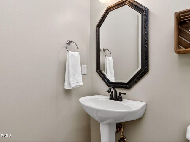 2508 Pennyshire Lane, Raleigh, NC 27606