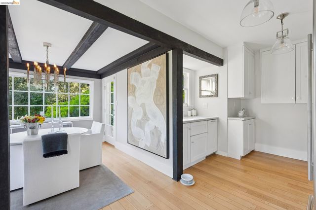 5900 Marden Ln, Oakland, CA 94611