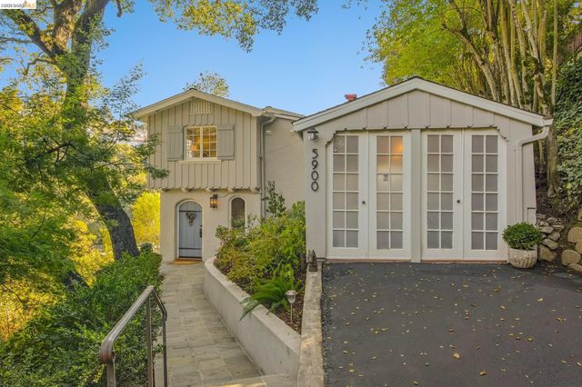 5900 Marden Ln, Oakland, CA 94611
