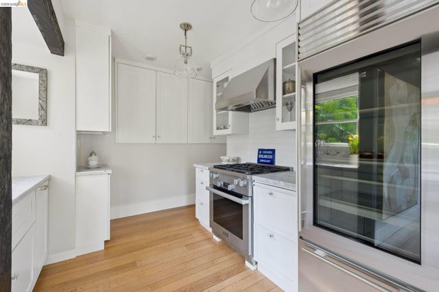 5900 Marden Ln, Oakland, CA 94611