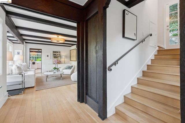 5900 Marden Ln, Oakland, CA 94611