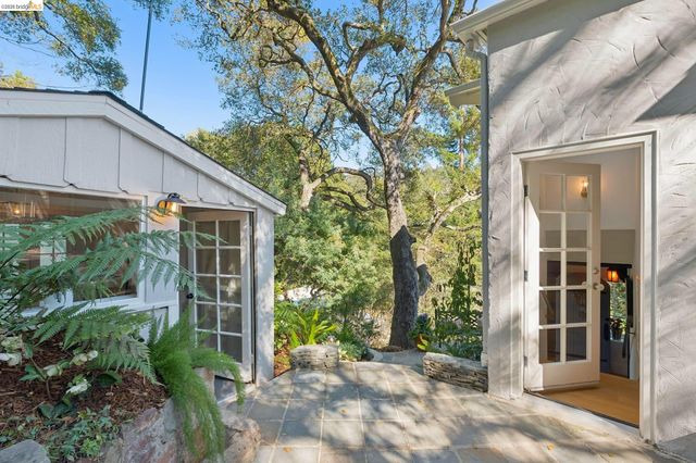 5900 Marden Ln, Oakland, CA 94611