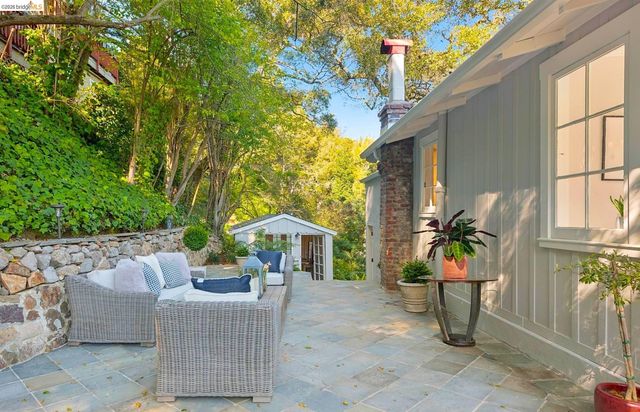 5900 Marden Ln, Oakland, CA 94611