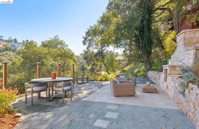 5900 Marden Ln, Oakland, CA 94611