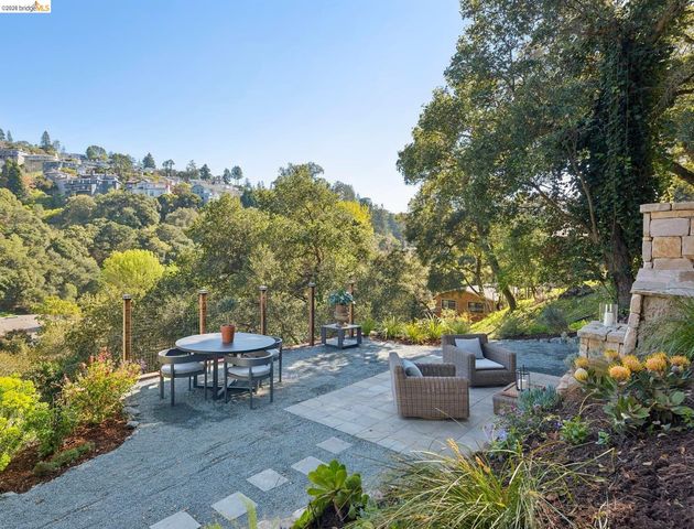 5900 Marden Ln, Oakland, CA 94611