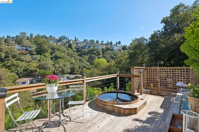 5900 Marden Ln, Oakland, CA 94611