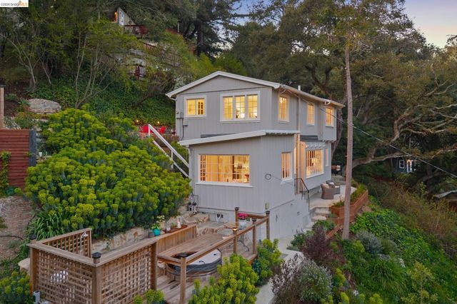 5900 Marden Ln, Oakland, CA 94611