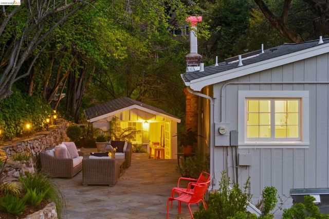 5900 Marden Ln, Oakland, CA 94611