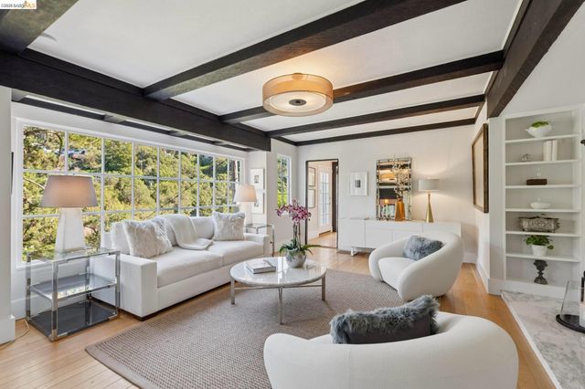 5900 Marden Ln, Oakland, CA 94611