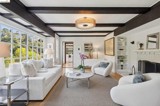 5900 Marden Ln, Oakland, CA 94611