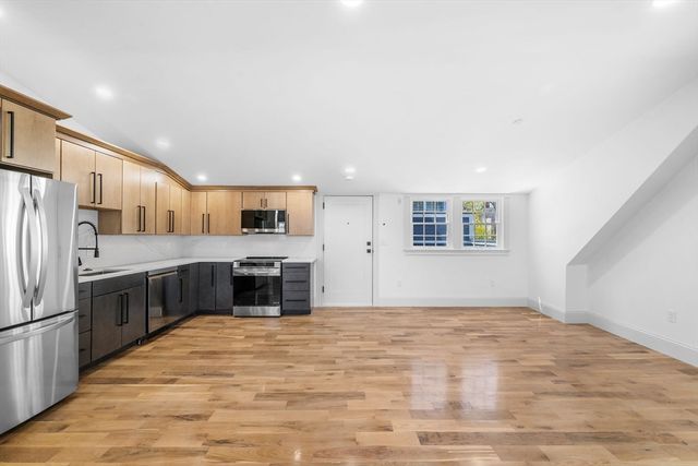23 Summer Street 10, Salem, MA 01970