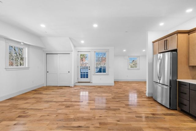 23 Summer Street 10, Salem, MA 01970