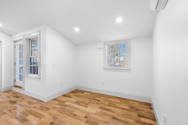 23 Summer Street 10, Salem, MA 01970