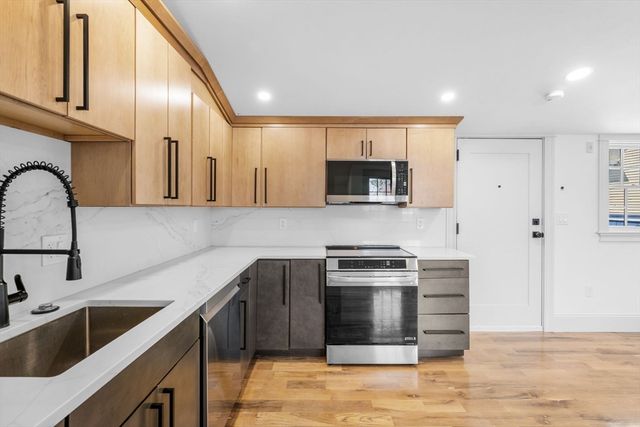 23 Summer Street 10, Salem, MA 01970