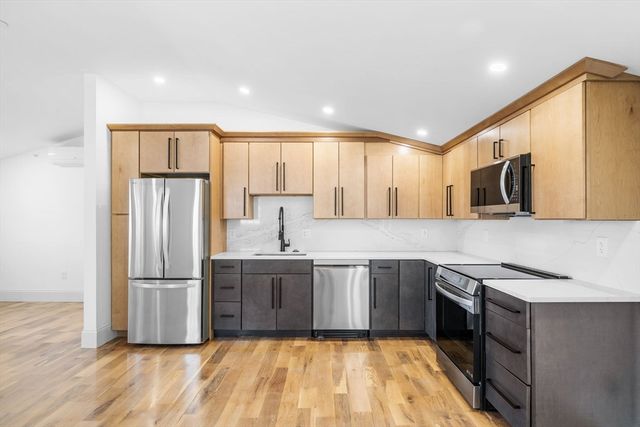 23 Summer Street 10, Salem, MA 01970