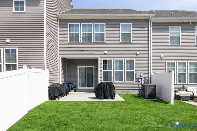 7710 Broadstairs Ln, New Kent, VA 23124