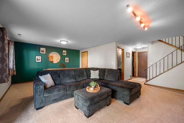3837 Gershwin Avenue N, Oakdale, MN 55128