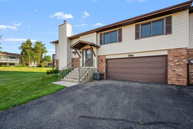 3837 Gershwin Avenue N, Oakdale, MN 55128