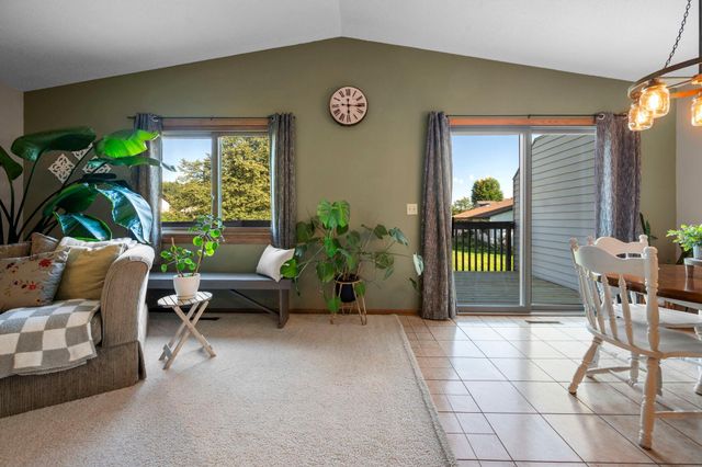 3837 Gershwin Avenue N, Oakdale, MN 55128