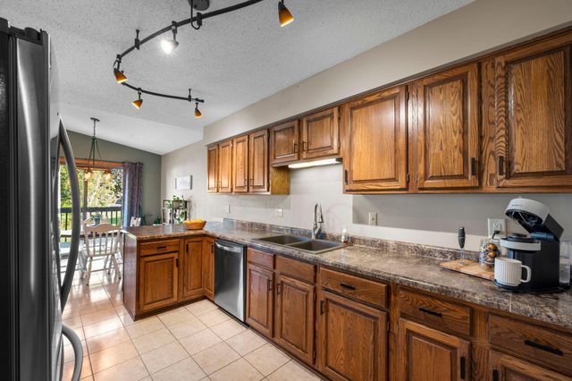 3837 Gershwin Avenue N, Oakdale, MN 55128