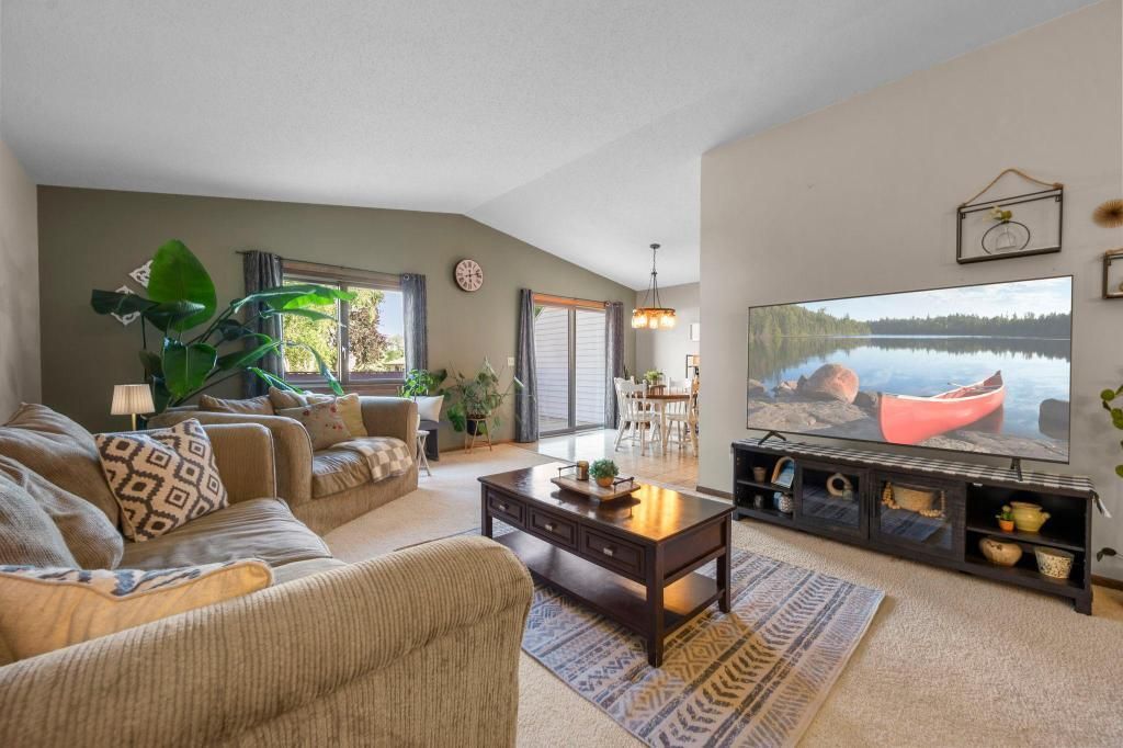 3837 Gershwin Avenue N, Oakdale, MN 55128