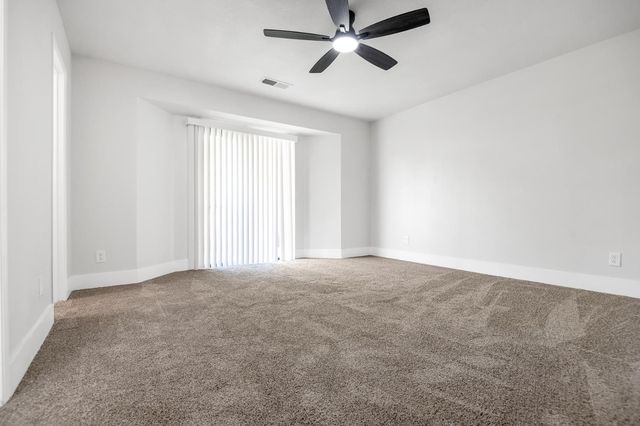 1828 E Hillcrest Drive, Visalia, CA 93292