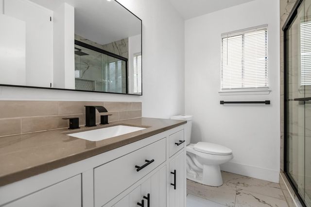 1828 E Hillcrest Drive, Visalia, CA 93292