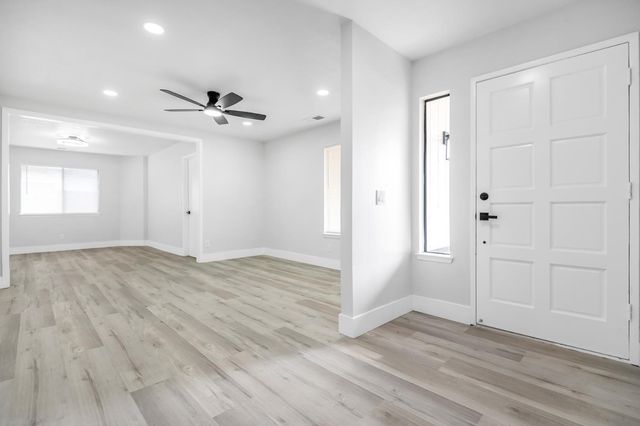 1828 E Hillcrest Drive, Visalia, CA 93292