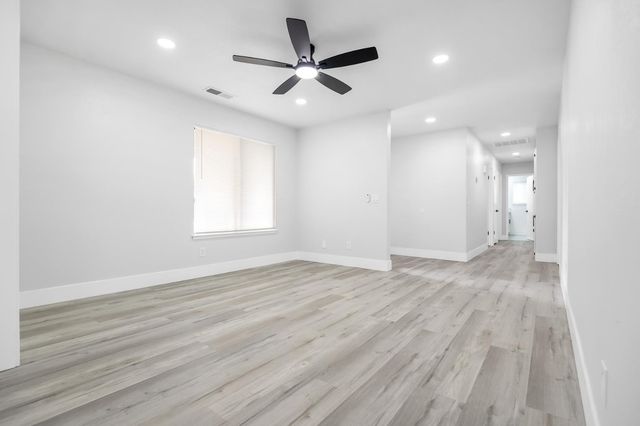 1828 E Hillcrest Drive, Visalia, CA 93292