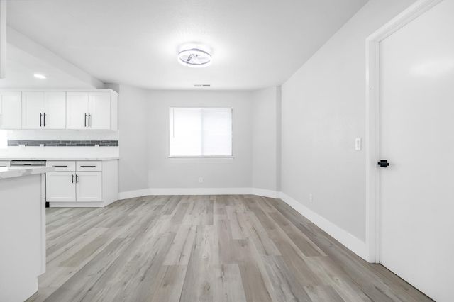 1828 E Hillcrest Drive, Visalia, CA 93292