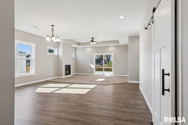 1323 5TH Avenue, De Witt, IA 52742