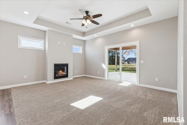 1323 5TH Avenue, De Witt, IA 52742