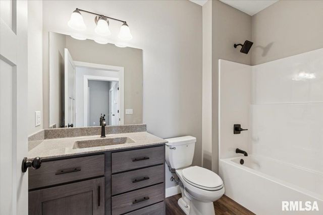 1323 5TH Avenue, De Witt, IA 52742