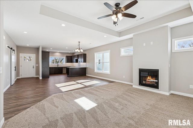 1323 5TH Avenue, De Witt, IA 52742