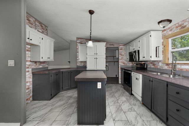 137 Smith Dr, Kilgore, TX 75662