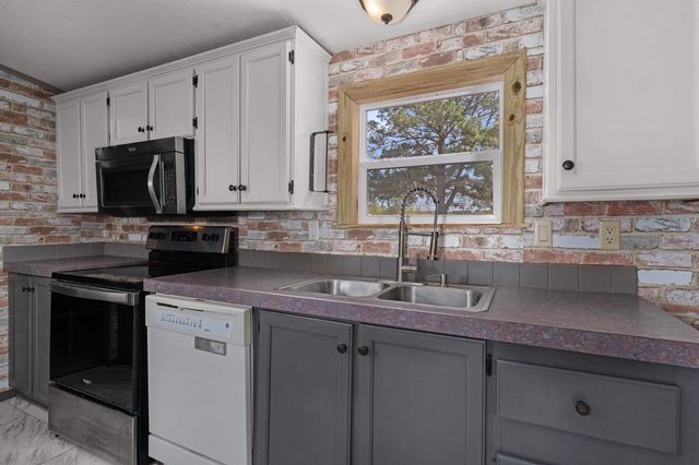 137 Smith Dr, Kilgore, TX 75662