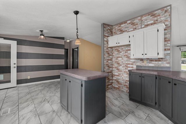 137 Smith Dr, Kilgore, TX 75662