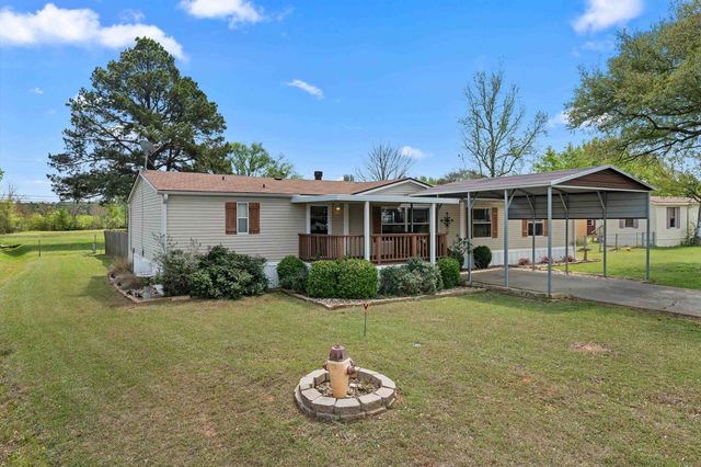 137 Smith Dr, Kilgore, TX 75662