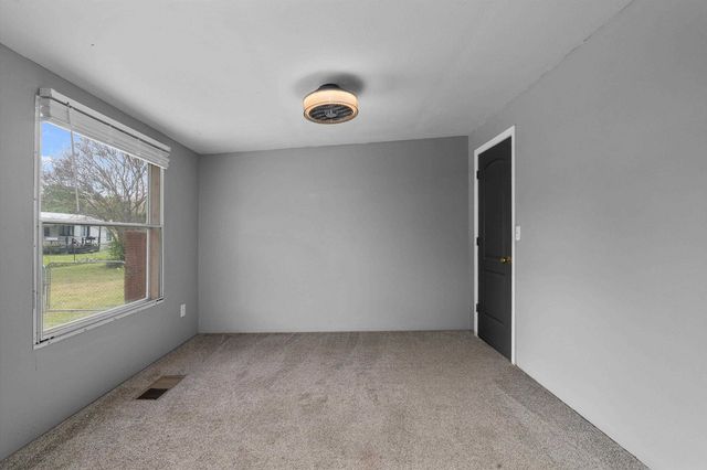 137 Smith Dr, Kilgore, TX 75662